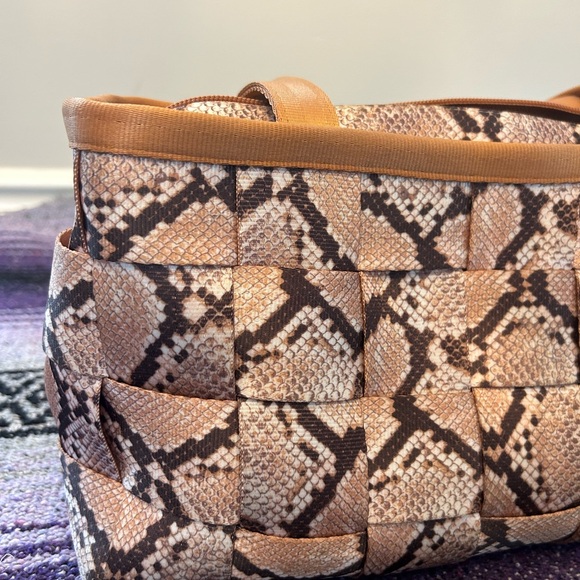 Harvey’s Python Seatbelt bag - Picture 2 of 8